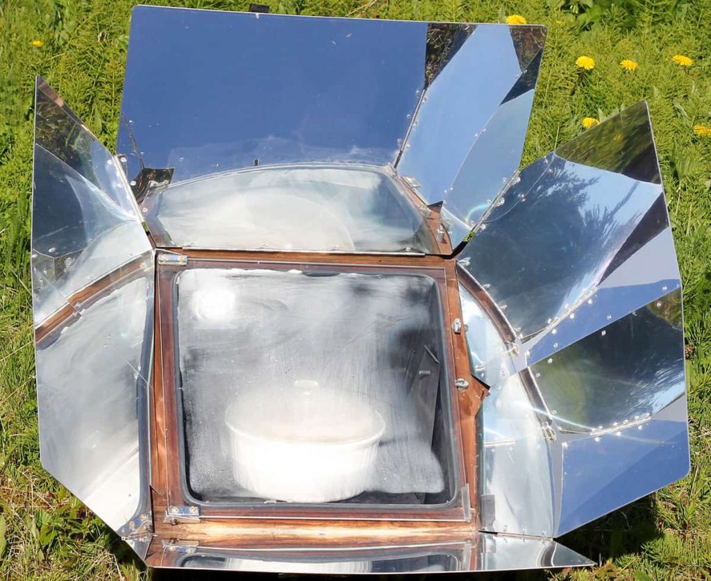 solar oven cooking pot inside